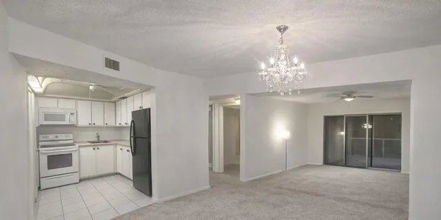 $89,000 | 4281 Northwest 41st Street, Unit 419, Lauderdale Lakes, FL 33319