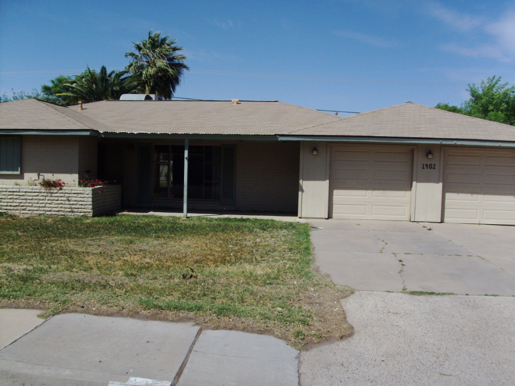 1402 West Bethany Home Road Phoenix, AZ 85013 - Photo 1 of 4 Front