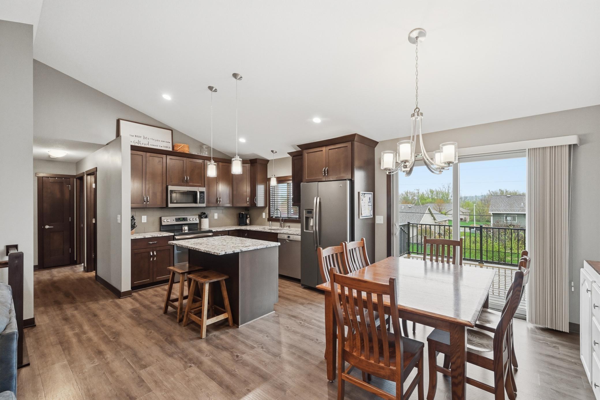 3911 Sunnydale Lane Southeast Rochester, MN 55904 - Photo 13 of 40