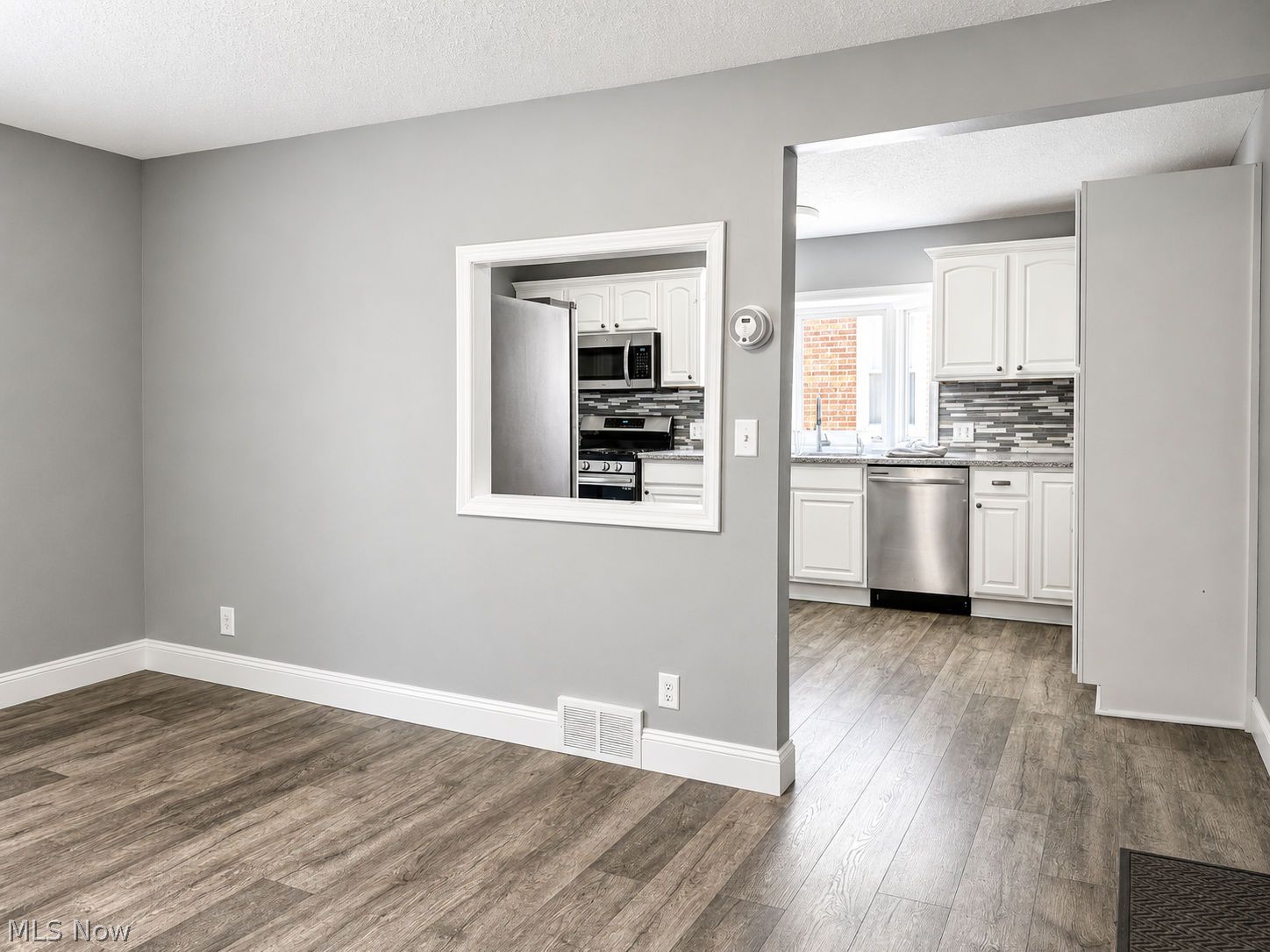 4172 Ridgeview Road Cleveland, OH 44144 - Photo 9 of 24 Kitchen