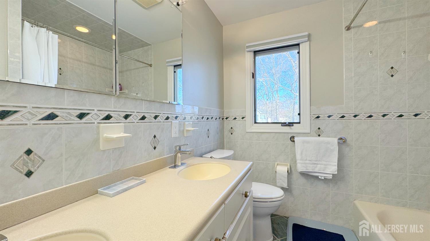 13 Lucille Court Edison, NJ 08820 - Photo 19 of 28