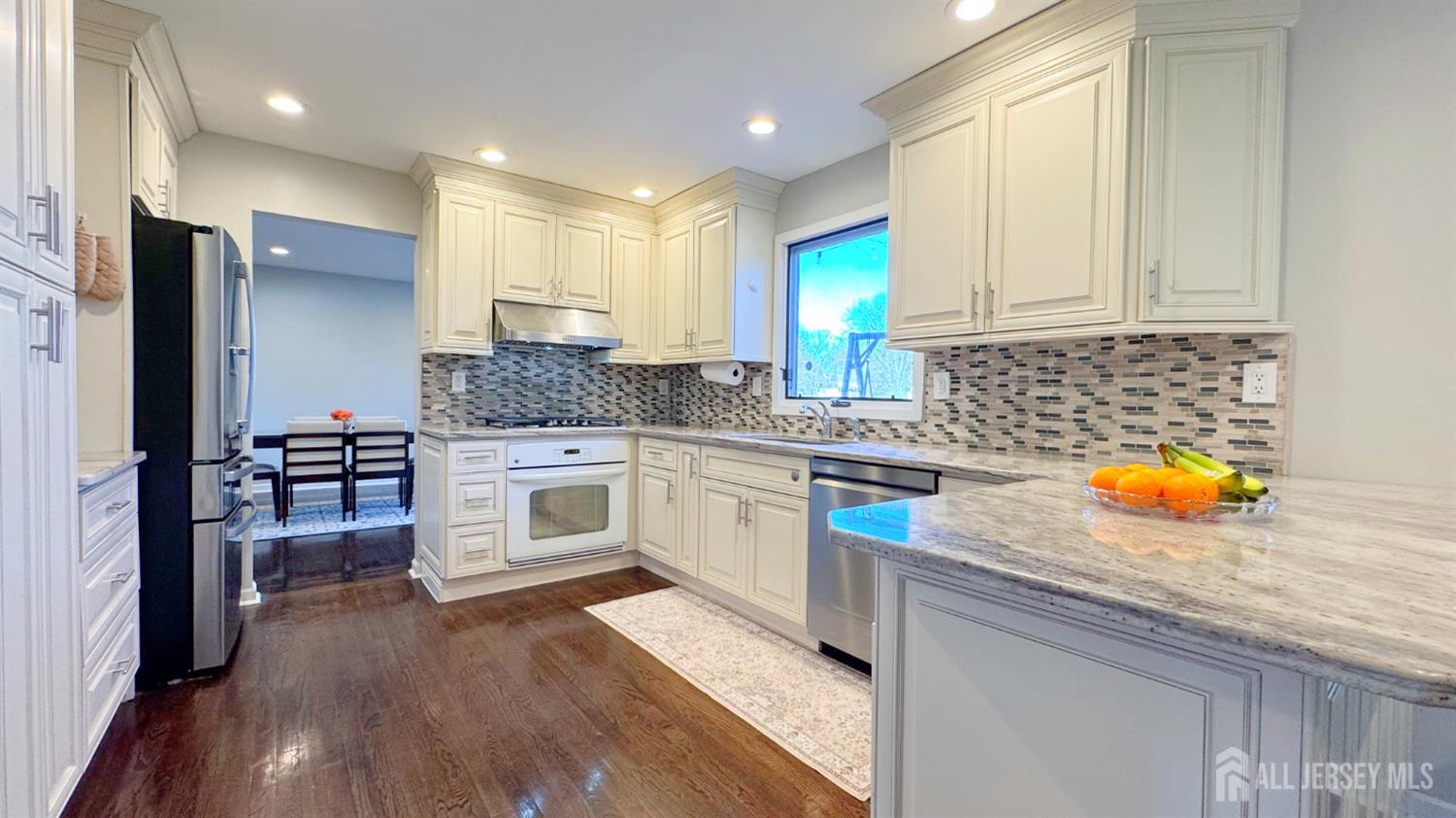 13 Lucille Court Edison, NJ 08820 - Photo 7 of 28