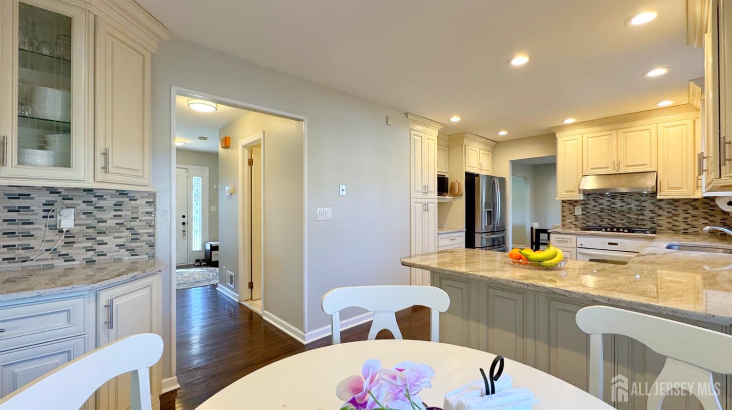 13 Lucille Court Edison, NJ 08820 - Photo 8 of 28