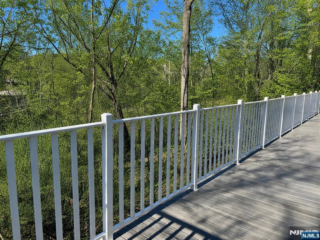 1023 Castle Road Mahwah, NJ 07430 - Photo 3 of 17