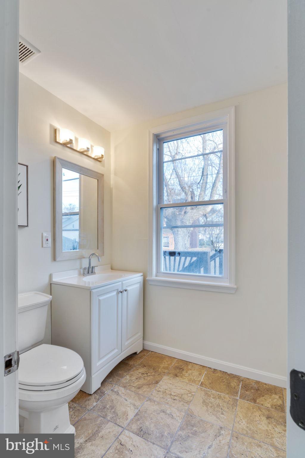 3405 Grantley Road Baltimore, MD 21215 - Photo 24 of 54 Main level hall bath
