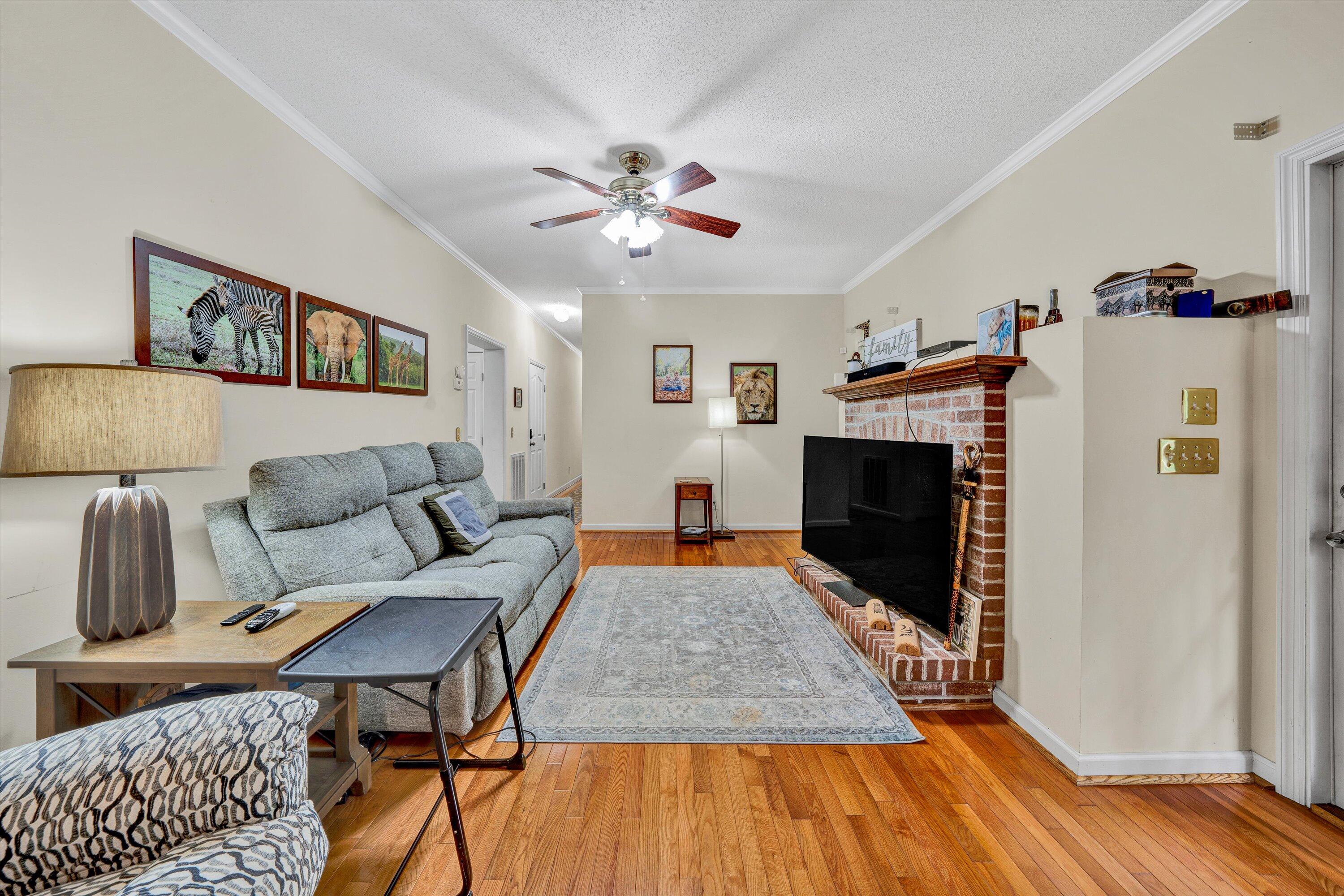 6570 Shingle Rdg Road Roanoke, VA 24018 - Photo 17 of 37 Family Room/Den