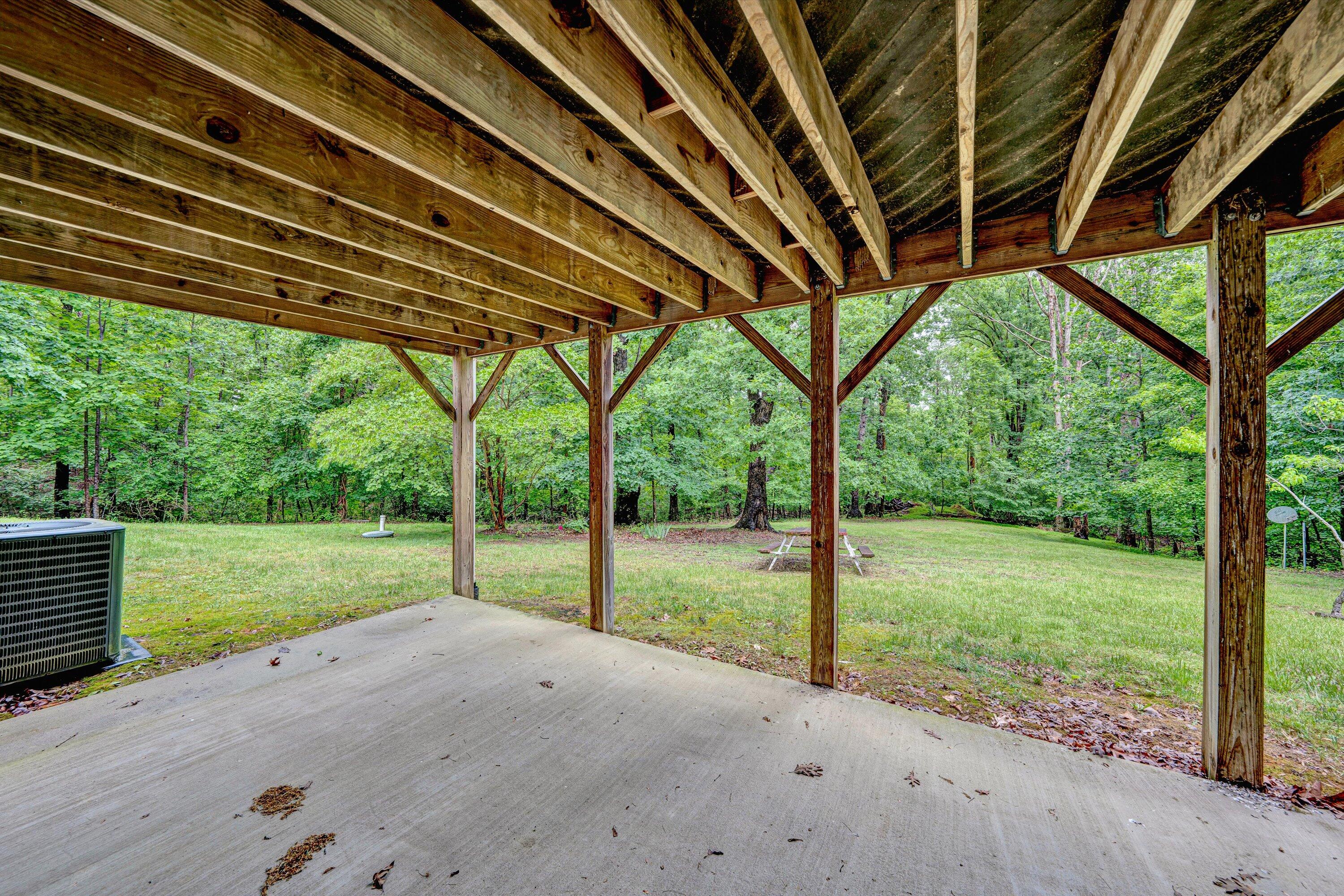 6570 Shingle Rdg Road Roanoke, VA 24018 - Photo 34 of 37 Backyard Patio
