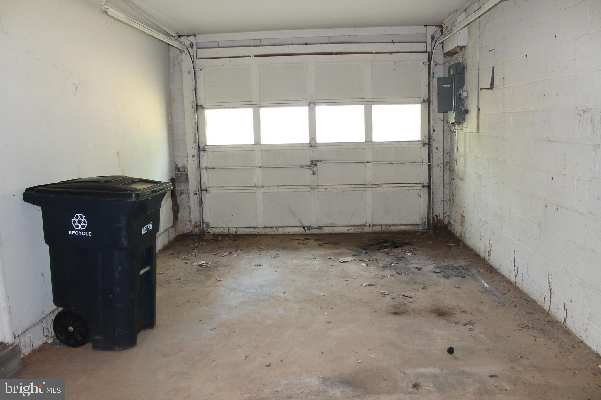 9309 Cross Bow Road Fort Washington, MD 20744 - Photo 29 of 32 Garage
