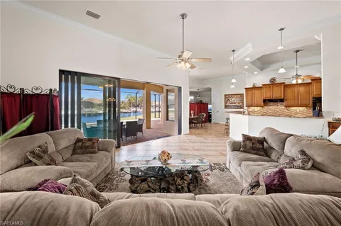 $929,000 | 2801 Southwest 33rd Street, Cape Coral, FL 33914