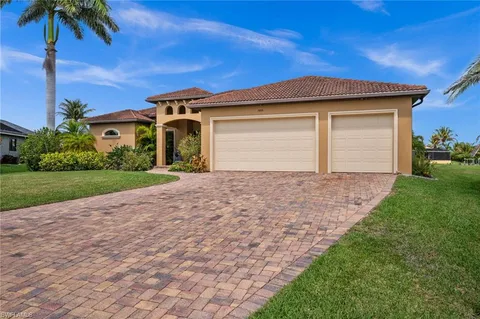 $929,000 | 2801 Southwest 33rd Street, Cape Coral, FL 33914