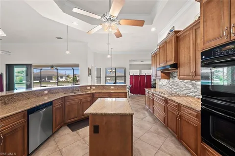 $929,000 | 2801 Southwest 33rd Street, Cape Coral, FL 33914