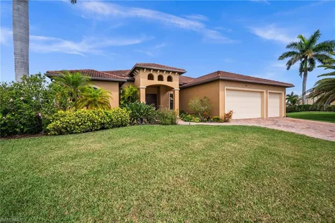 $929,000 | 2801 Southwest 33rd Street, Cape Coral, FL 33914