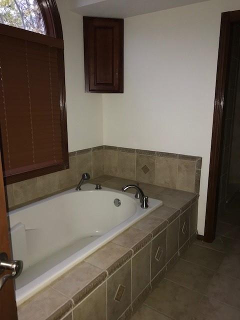 3215 Woodland Ridge Columbus, IN 47201 - Photo 11 of 17 Gallery Image 11