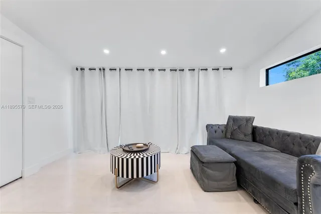 $8,200 | 231 Northeast 45th Street, Unit 231, Miami, FL 33137