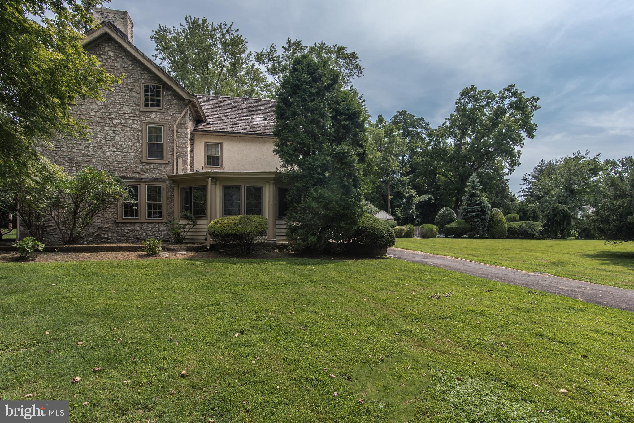 1454 Old Welsh Road Huntingdon Valley, PA 19006 - Photo 5 of 78 Gallery Image 5