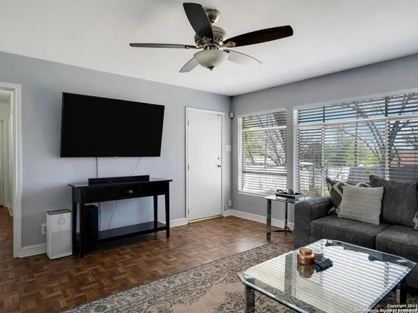 $2,650 | 134 Blakeley Drive, San Antonio, TX 78209