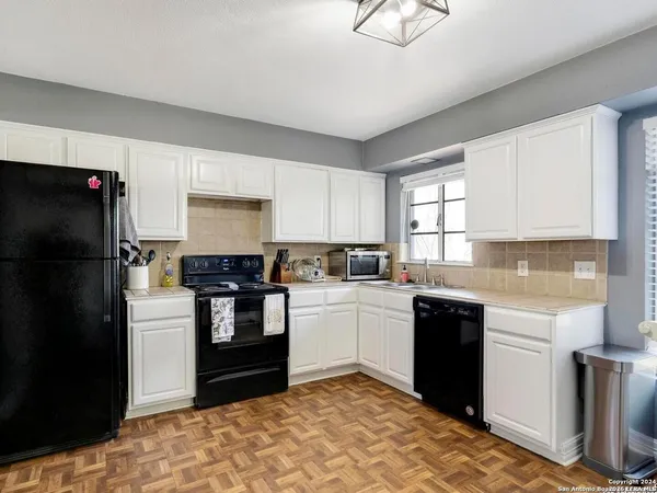 $2,650 | 134 Blakeley Drive, San Antonio, TX 78209