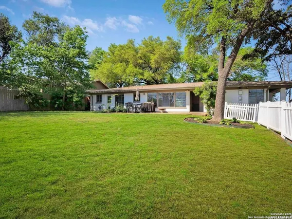 $2,650 | 134 Blakeley Drive, San Antonio, TX 78209