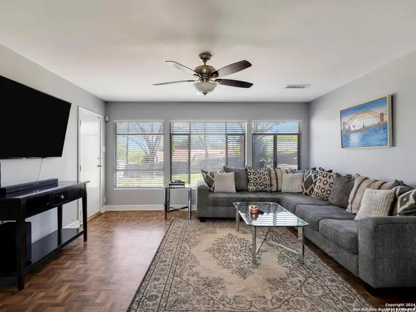 $2,650 | 134 Blakeley Drive, San Antonio, TX 78209