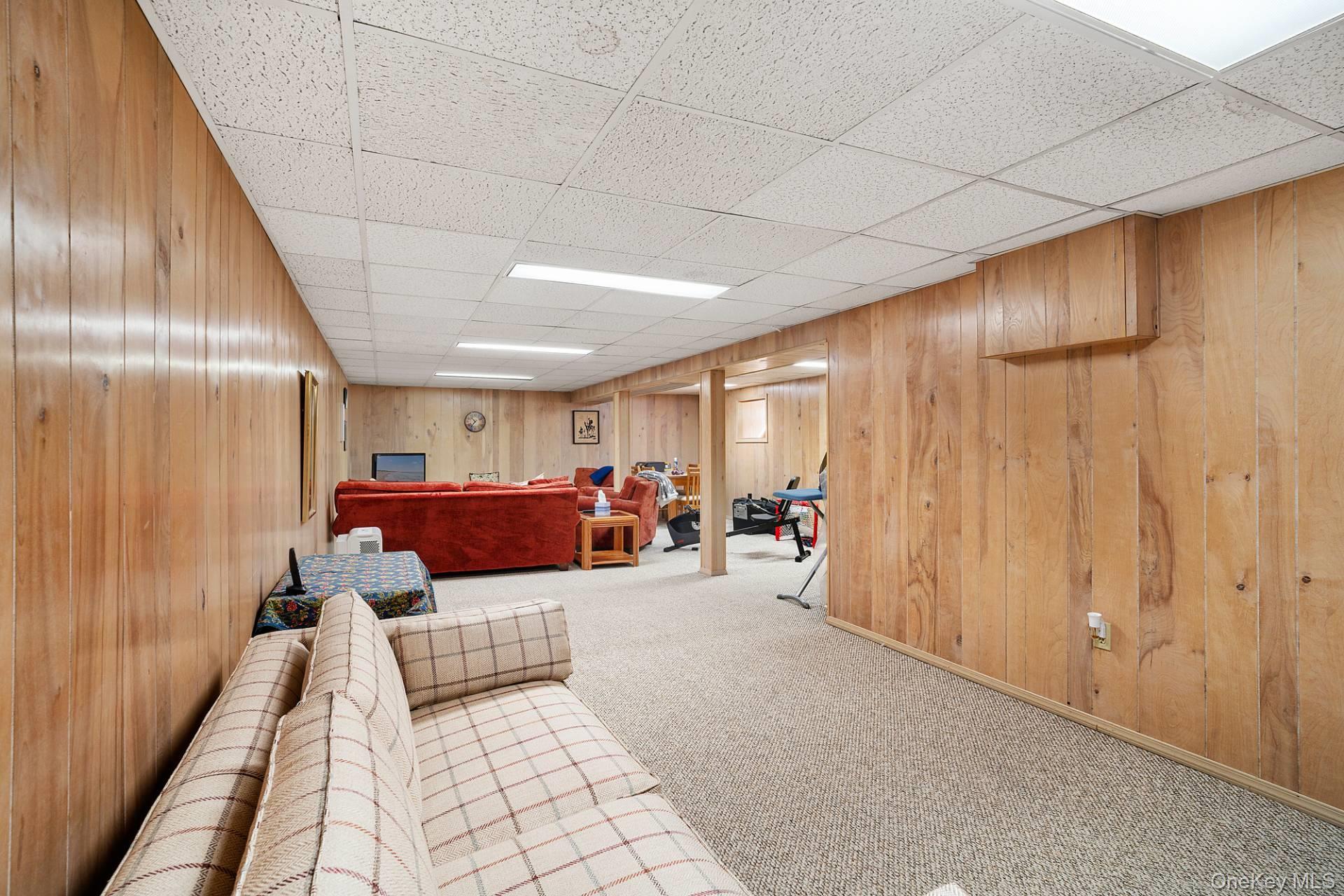 28 Plain View Drive Wading River, NY 11792 - Photo 17 of 20 a very nice looking bedroom with a large window