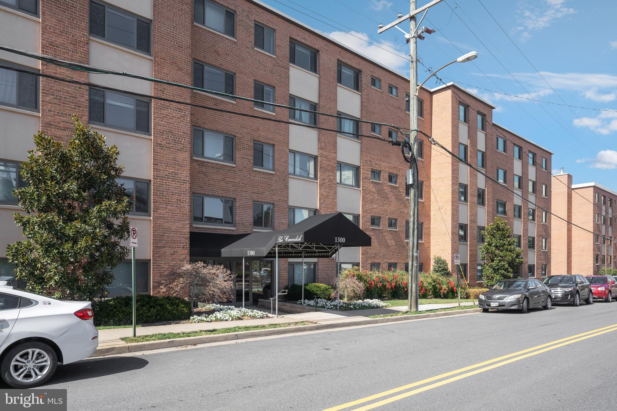 1300 South Arlington Ridge Road, Unit 402 Arlington, VA 22202 - Photo 22 of 23 a building view