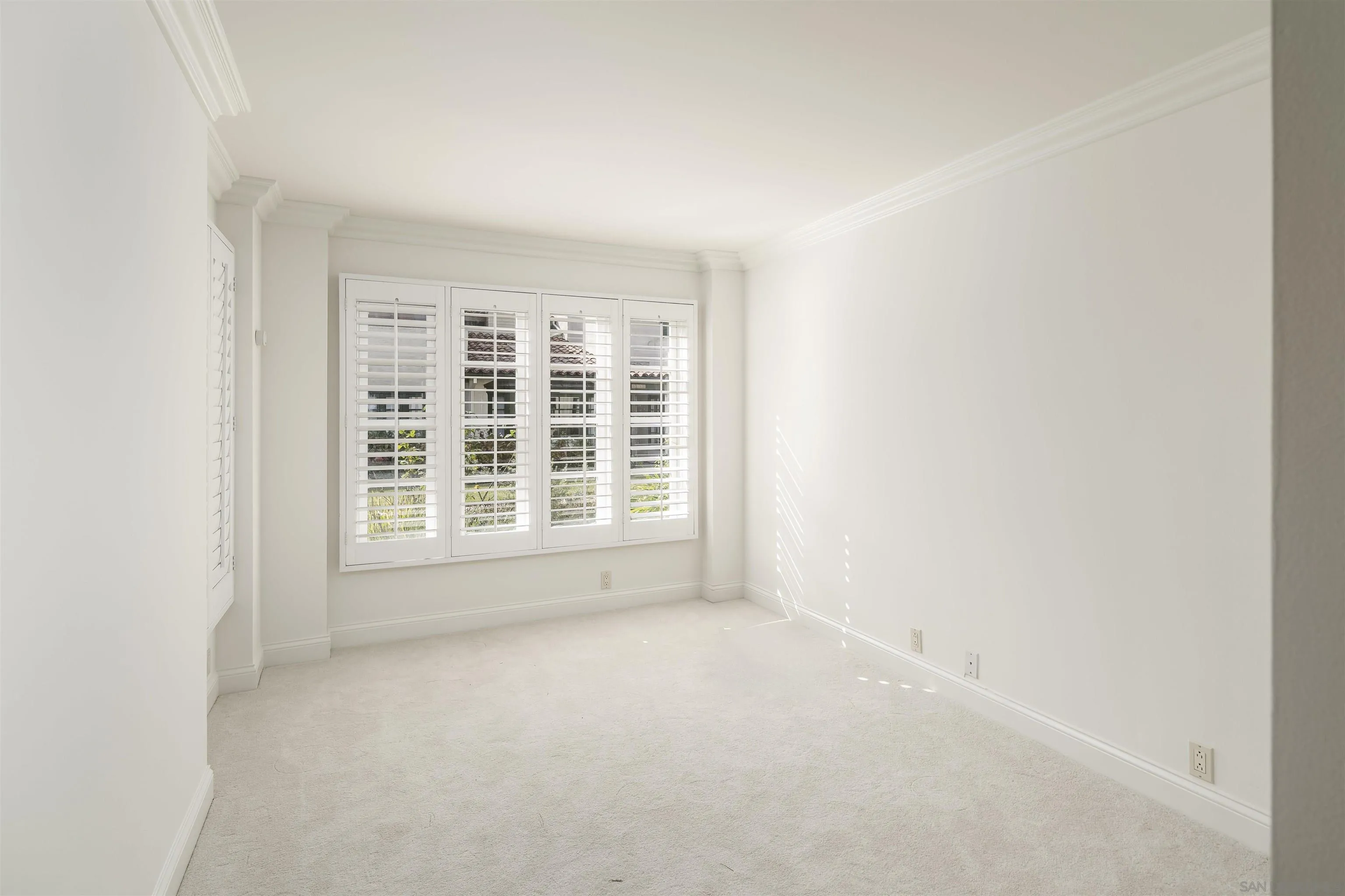 6129 La Flecha Rancho Santa Fe, CA 92067 - Photo 26 of 33 an empty room with a window