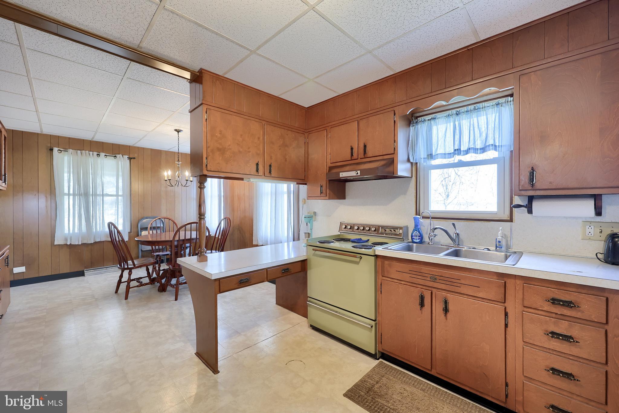 647 Marticville Road Pequea, PA 17565 - Photo 4 of 36 Gallery Image 4