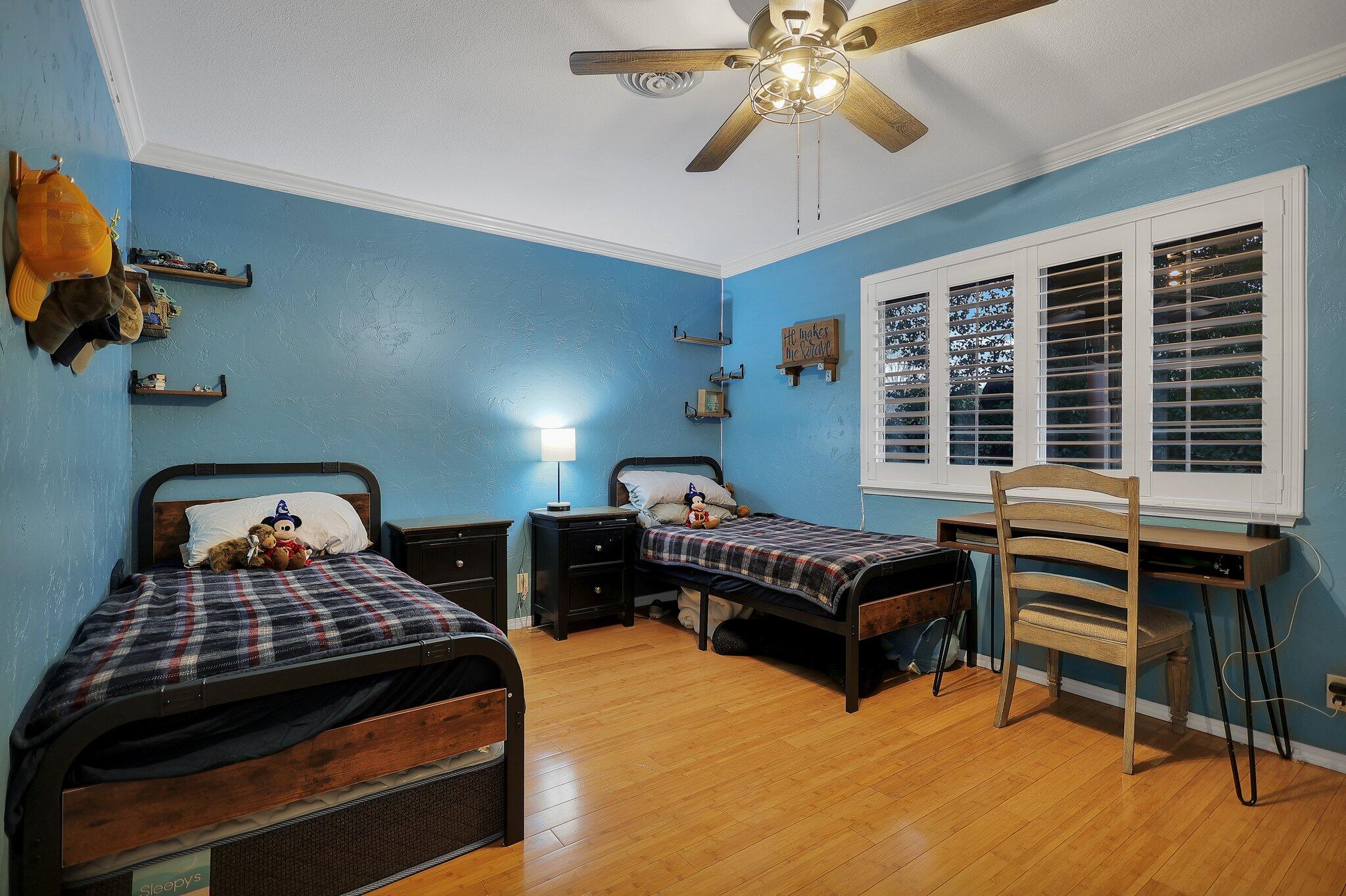 720 Lakeview Drive Redding, CA 96001 - Photo 24 of 38 a bedroom with a bed and window