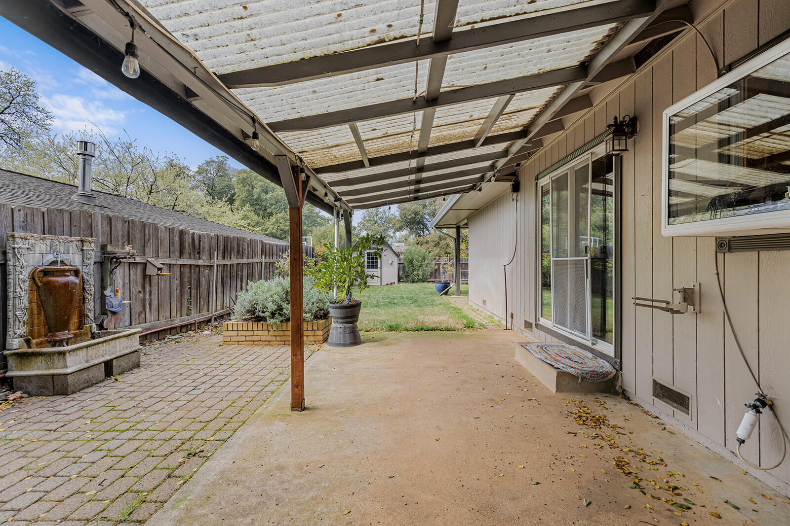720 Lakeview Drive Redding, CA 96001 - Photo 33 of 38 a view of a backyard