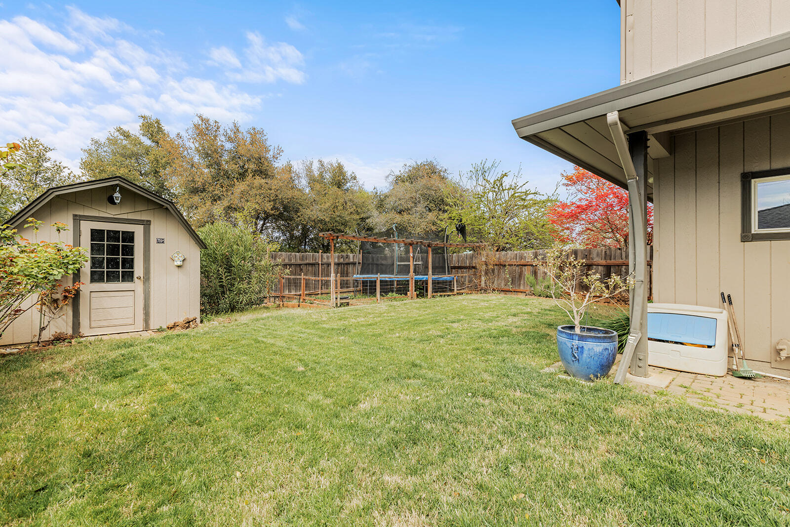 720 Lakeview Drive Redding, CA 96001 - Photo 35 of 38 a front view of a house with a yard