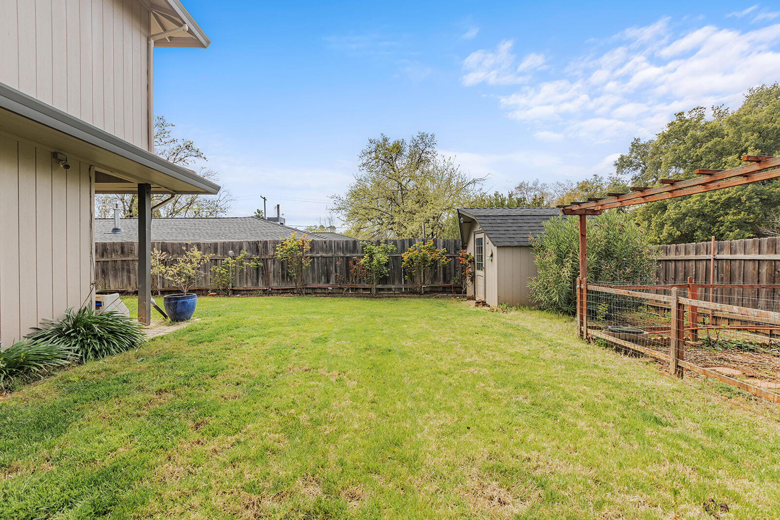 720 Lakeview Drive Redding, CA 96001 - Photo 36 of 38 a view of a backyard