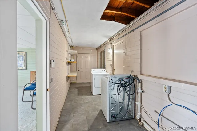 a view of utility room