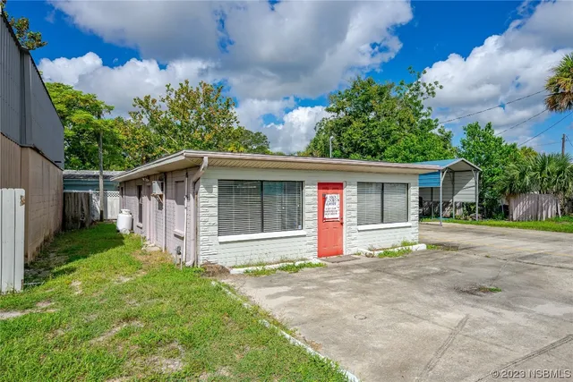 $2,500 | 108 South Ridgewood Avenue, Edgewater, FL 32132