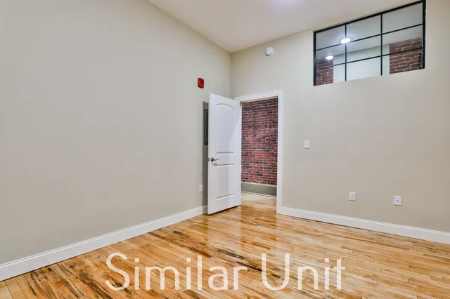 $2,415 | 670 North Commercial Street, Unit 10, Manchester, NH 03101