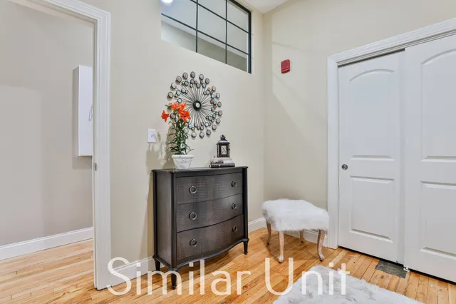 $2,415 | 670 North Commercial Street, Unit 10, Manchester, NH 03101