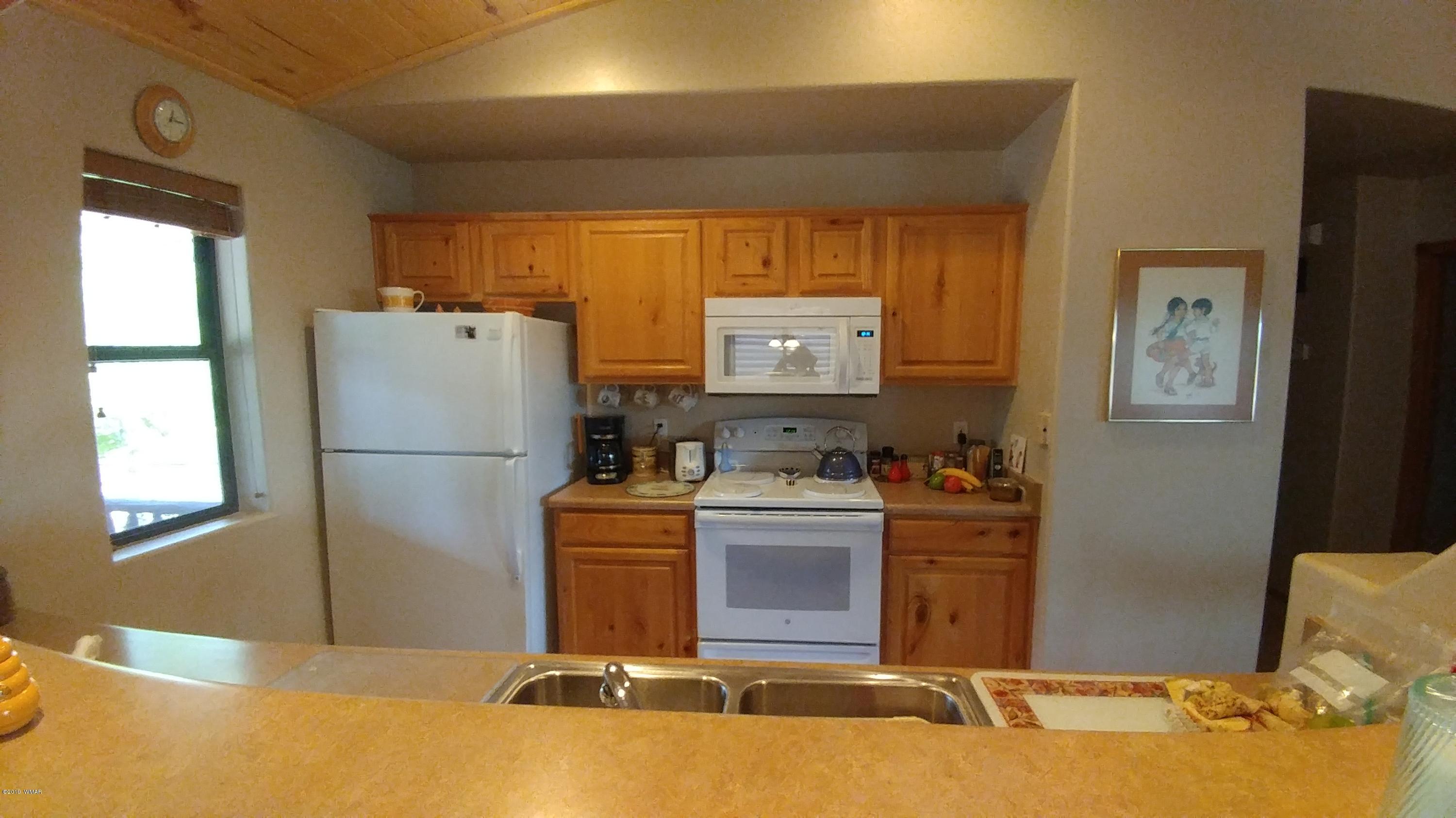 2668 Lodge Loop Overgaard, AZ 85933 - Photo 14 of 35 Gallery Image 14