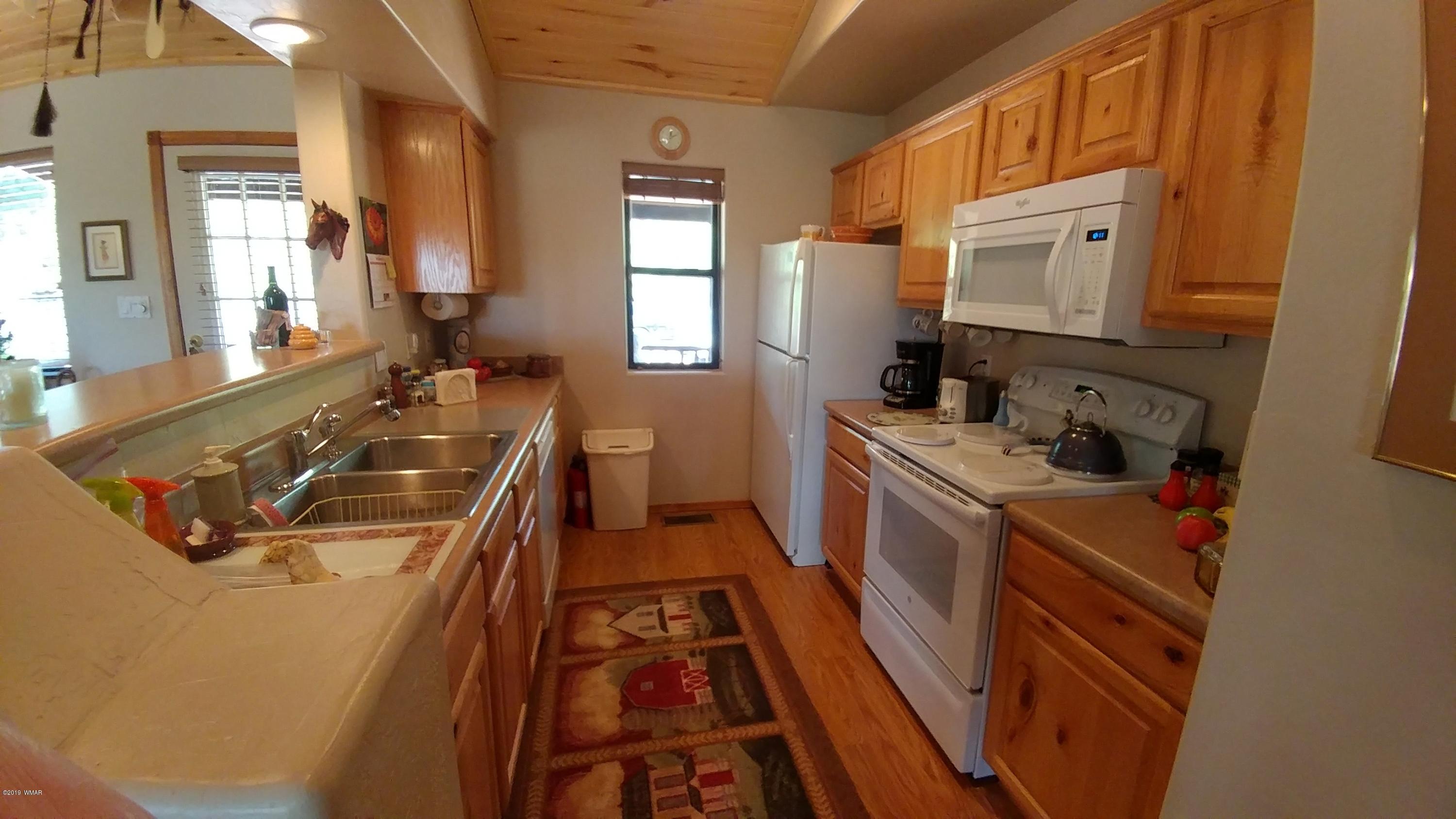 2668 Lodge Loop Overgaard, AZ 85933 - Photo 15 of 35 Gallery Image 15