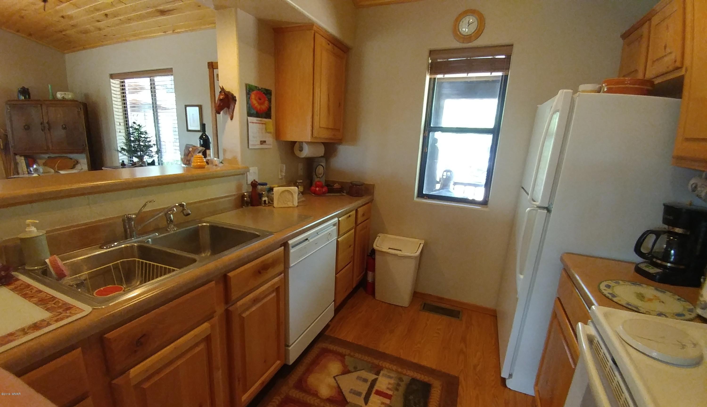 2668 Lodge Loop Overgaard, AZ 85933 - Photo 16 of 35 Gallery Image 16