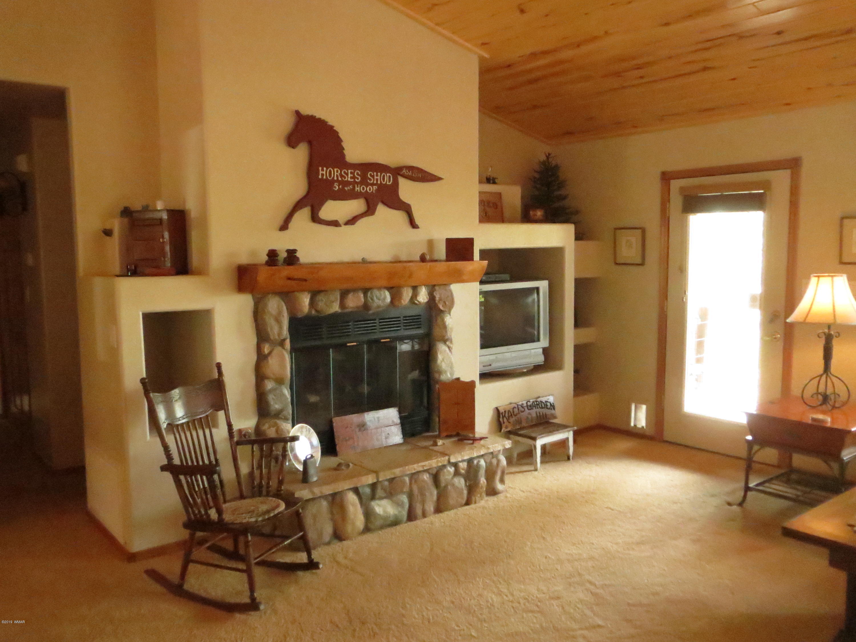 2668 Lodge Loop Overgaard, AZ 85933 - Photo 7 of 35 Gallery Image 7