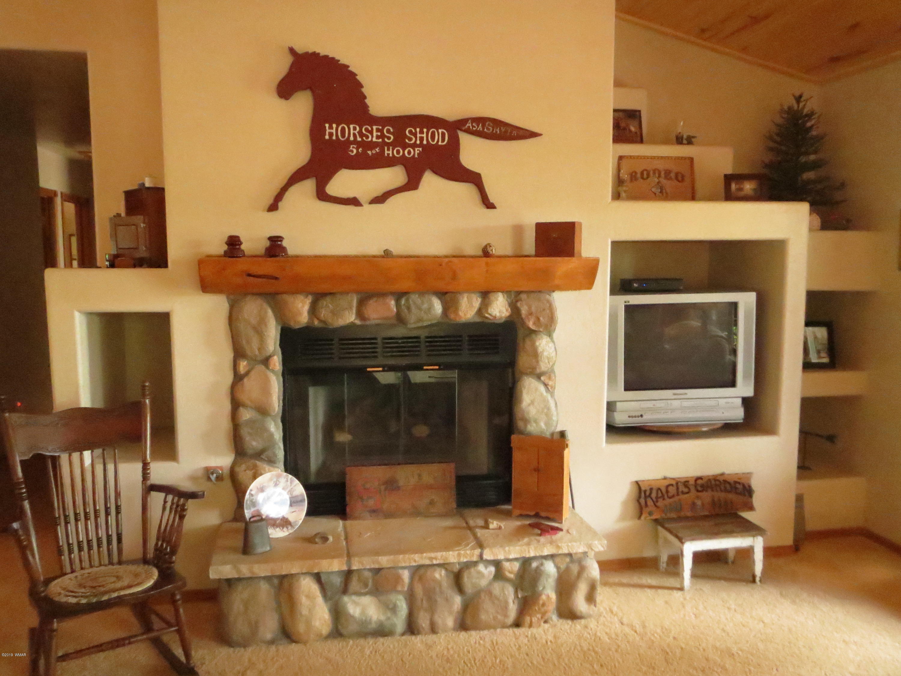2668 Lodge Loop Overgaard, AZ 85933 - Photo 8 of 35 Gallery Image 8