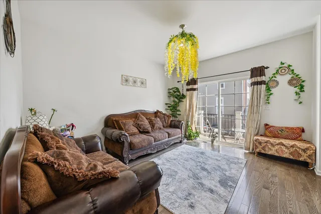 $422,000 | 4277 Liberty Street, Aurora, IL 60504