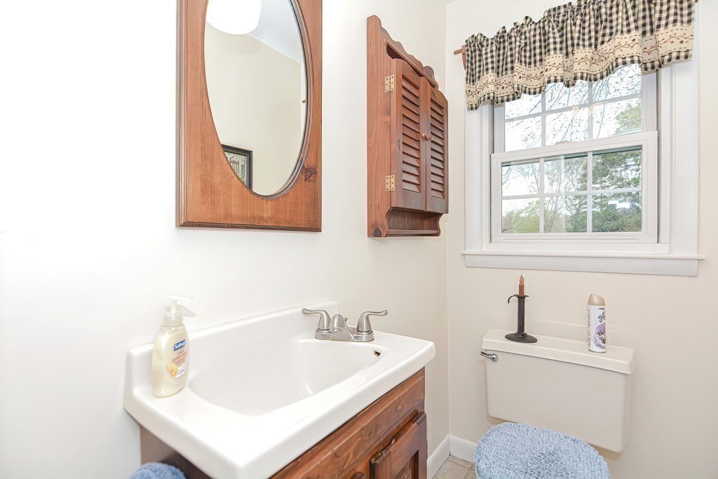 335 Purgatory Road Northbridge, MA 01588 - Photo 11 of 34