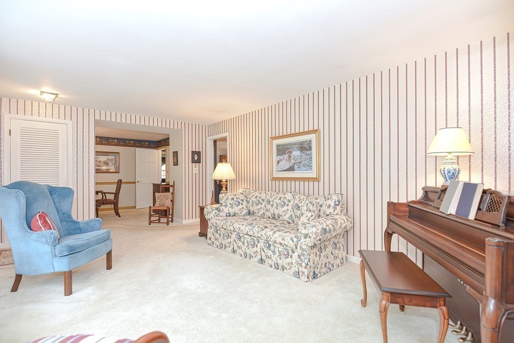 335 Purgatory Road Northbridge, MA 01588 - Photo 3 of 34