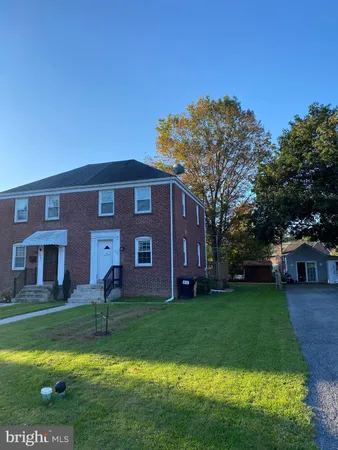 $1,725 | 976 Center Avenue, Lancaster, PA 17601
