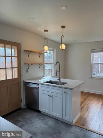 $1,725 | 976 Center Avenue, Lancaster, PA 17601