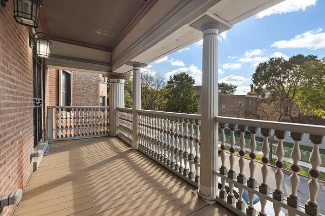 $565,000 | 442 East 48th Street, Unit 2E, Chicago, IL 60615