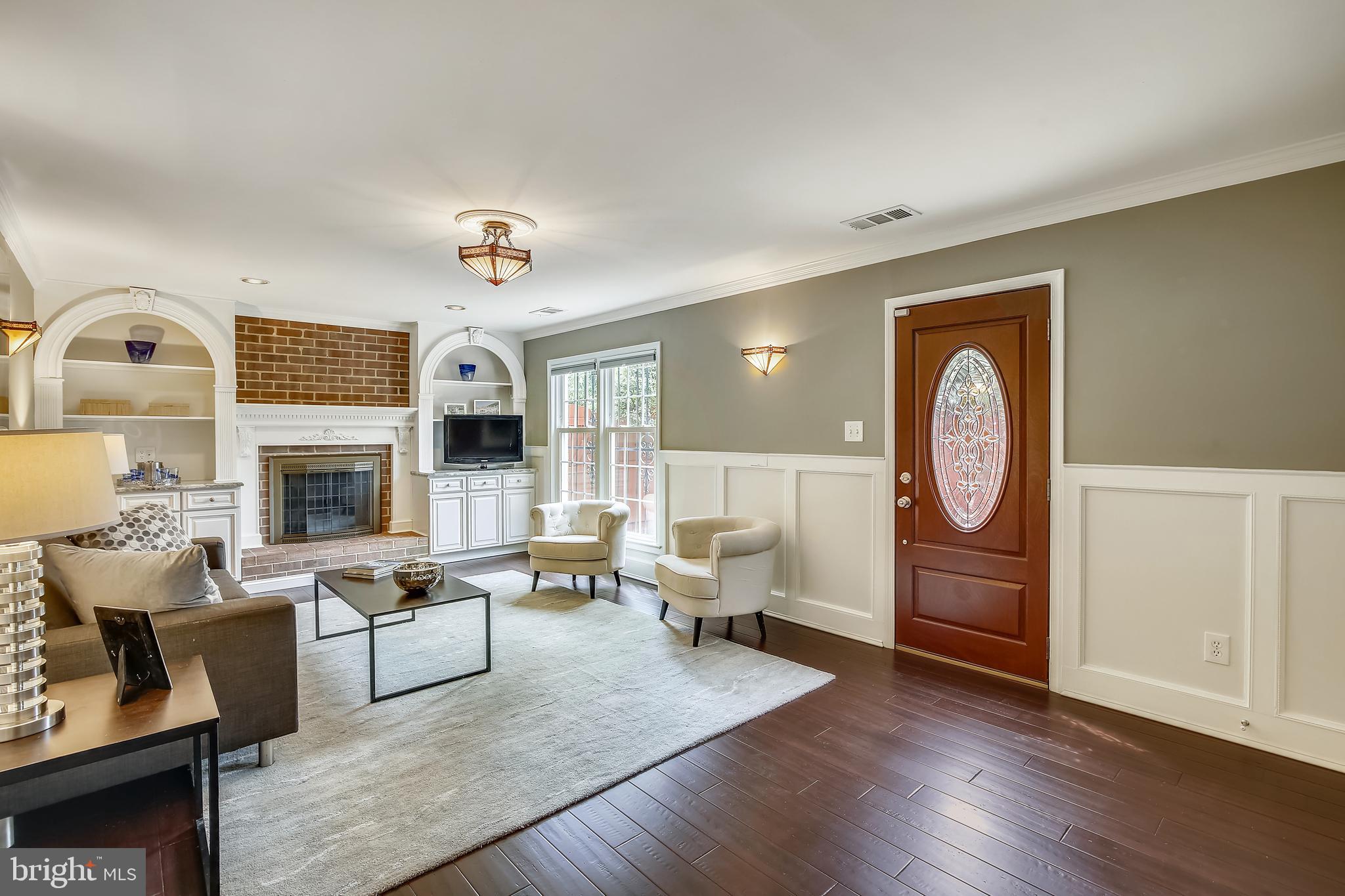 1323 South Glebe Road Arlington, VA 22204 - Photo 5 of 39 Main Level: Family Room. Door to private patio.