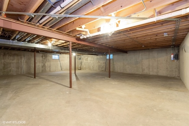 154 Bent Tree Lane New Lenox, IL 60451 - Photo 21 of 25 a view of an empty room