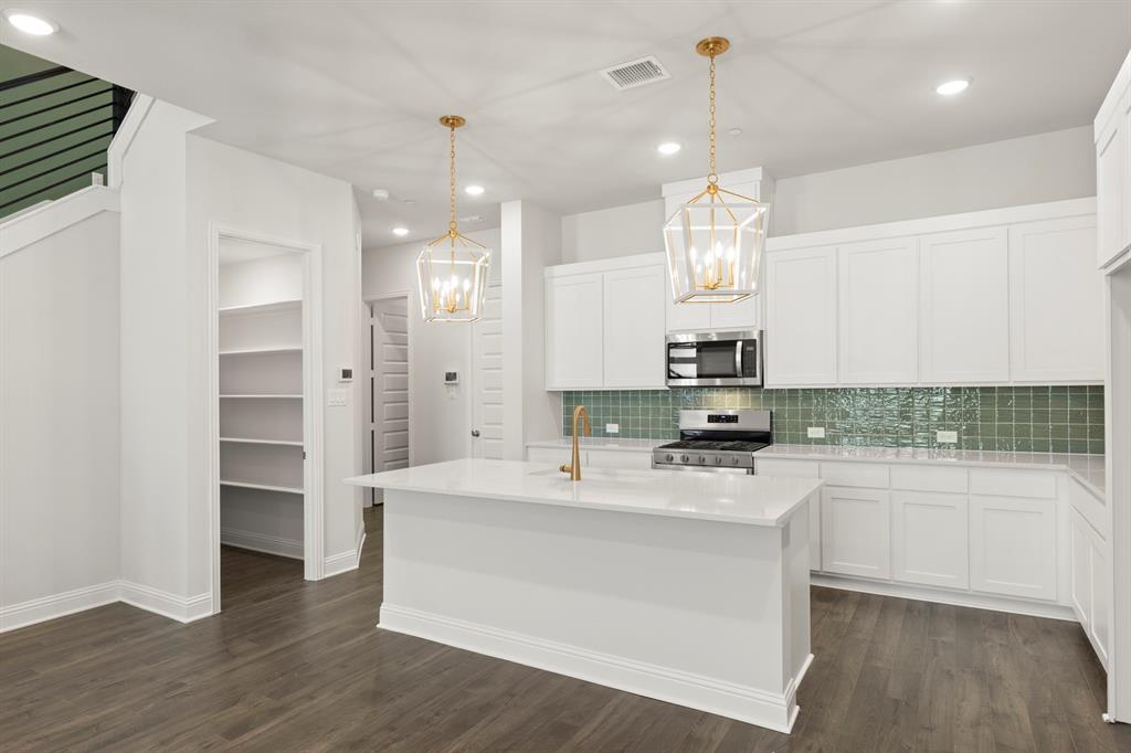 3912 Keya Drive Prosper, TX 75078 - Photo 10 of 32 10. 3912 Keya - Kitchen (2)