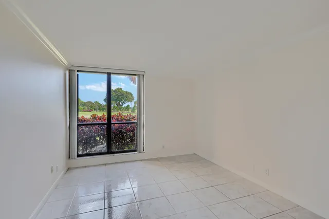 $2,500 | 5390 Woodland Lakes Drive, Unit 102, Palm Beach Gardens, FL 33418